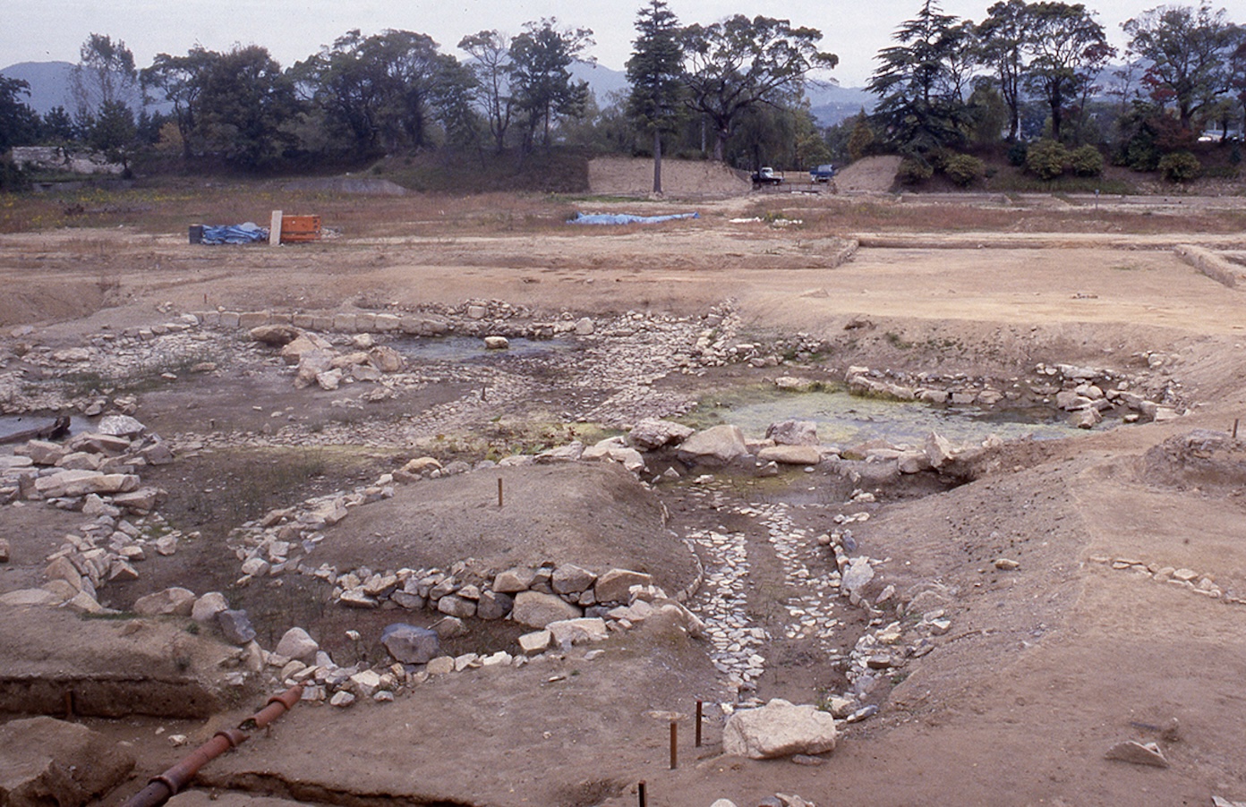 【Excavation of the Honmaru Garden Site】