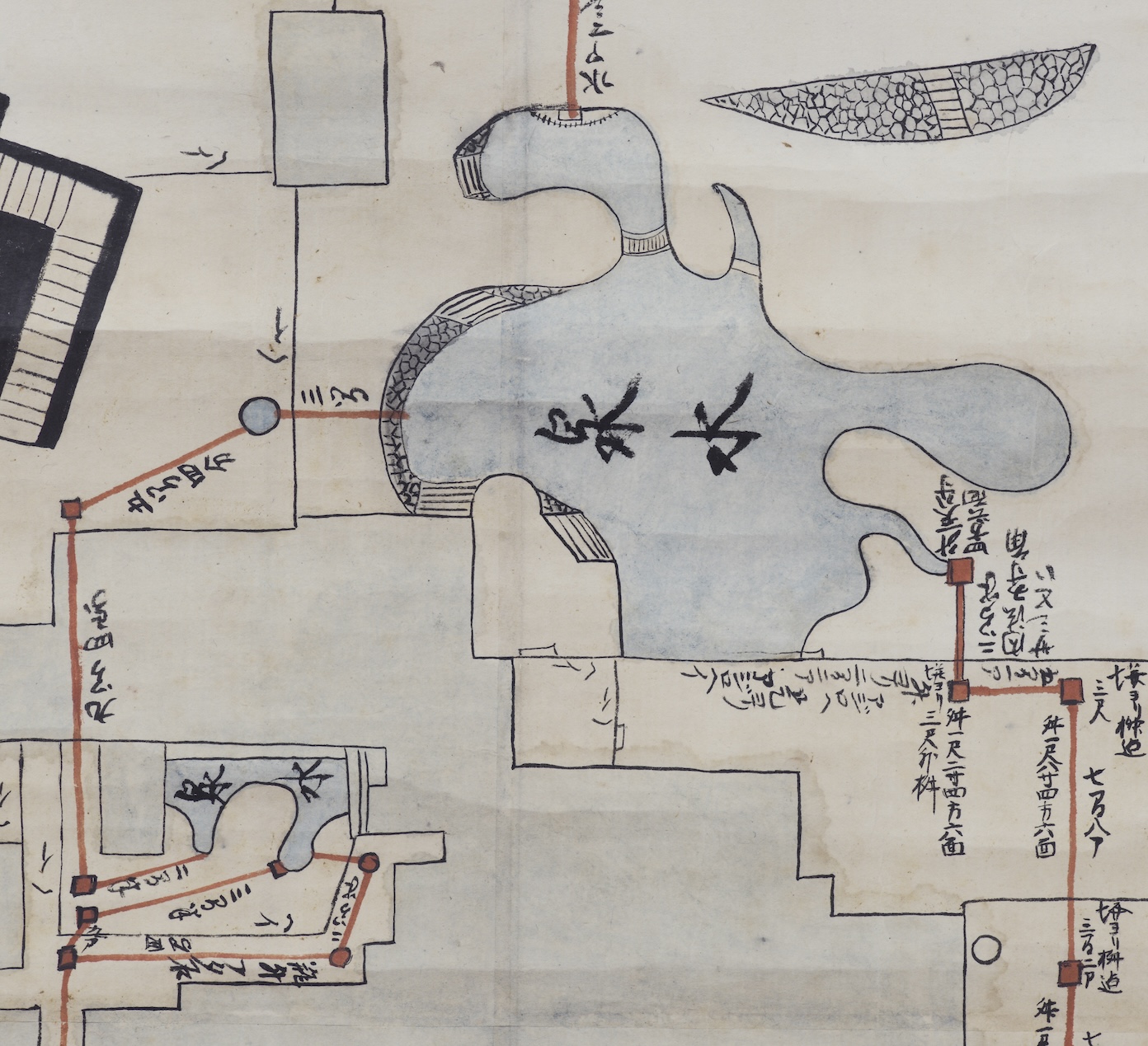 【Map of the Honmaru Garden Pond. “Diagram of Akō Castle Honmaru Waterworks.” (Property of Akō High School.)】