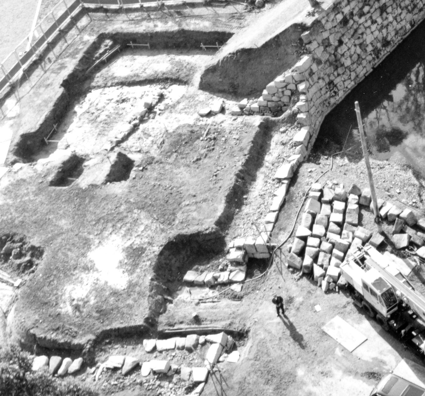【Excavation Status of Akō Castle Honmarumon Gate Site (As of 1992)】