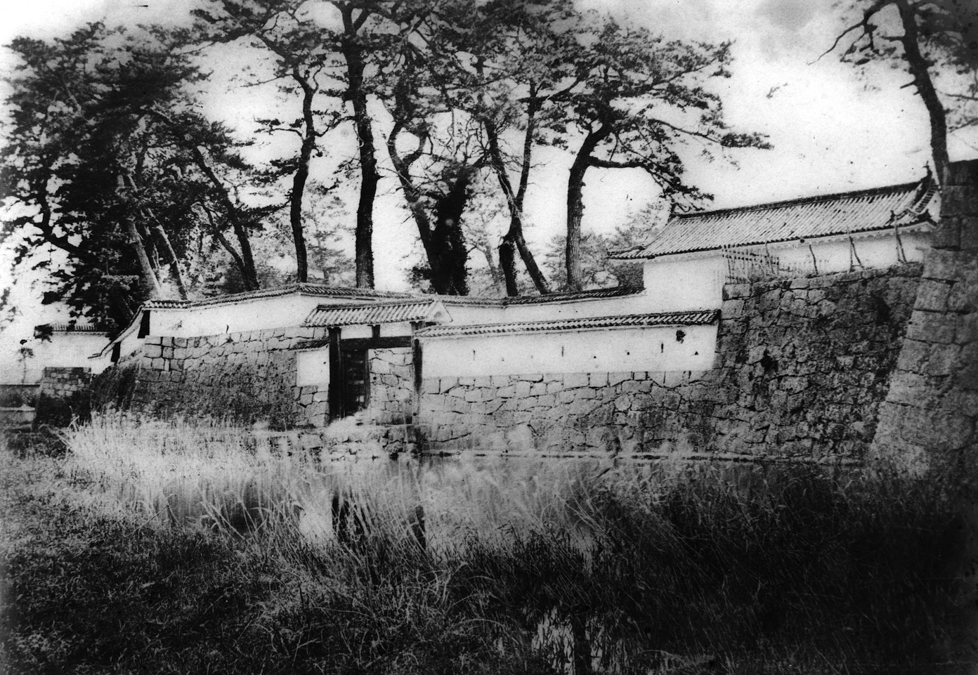 Old Photographs of Honmarumon Gate at Akō Castle