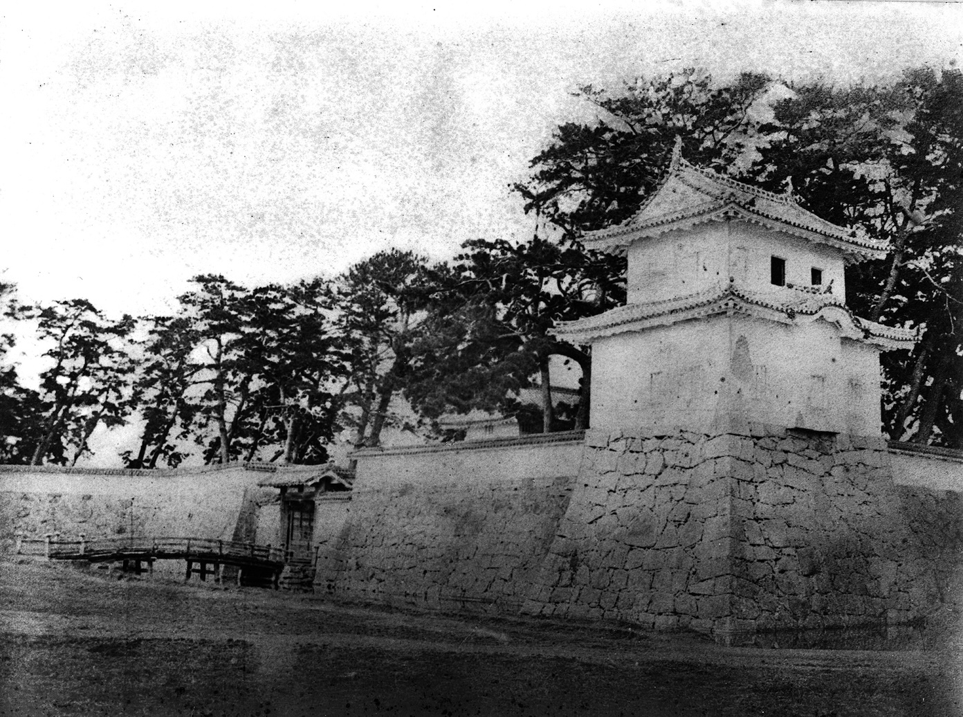 【Old Photograph of the Sannomaru Ōte Yagura (Negatives are Property of Kagakuji Temple)】