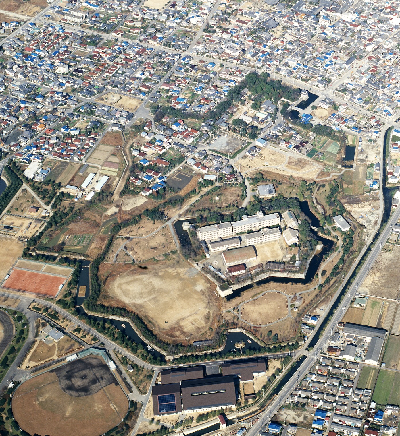 【The Akō Castle Ruins (1975-1984)】